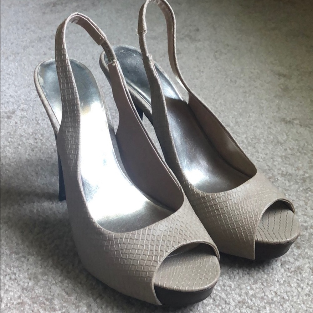 Jessica Simpson heels